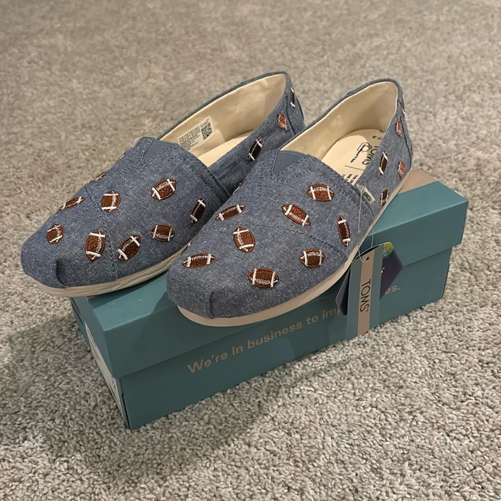 Tom’s shoes